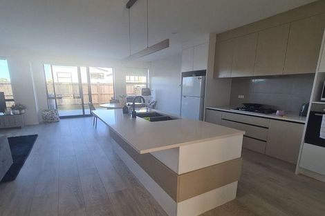 Photo of property in 111 Waekahu Road, Westgate, 0814