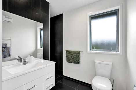 Photo of property in 15 Keene Drive, Bell Block, New Plymouth, 4312