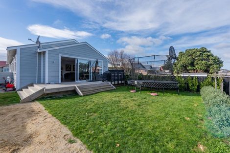 Photo of property in 204 Coutts Street, Rongotai, Wellington, 6022