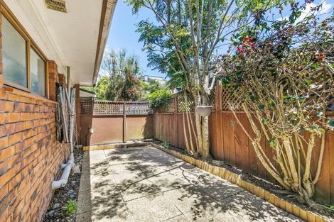 Photo of property in 2/83 Uxbridge Road, Cockle Bay, Auckland, 2014