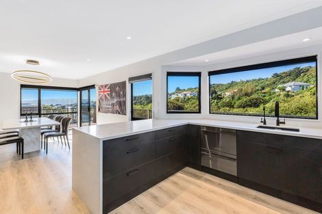 Photo of property in 8 Glengavel Grove, Papakowhai, Porirua, 5024