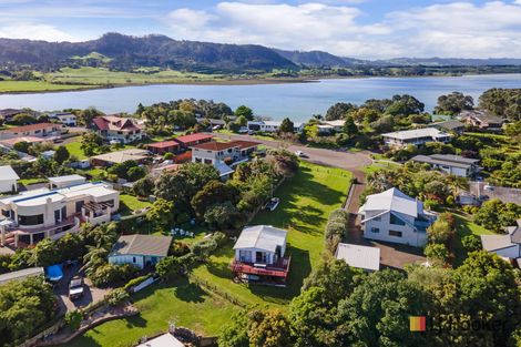 Photo of property in 16 Giles Way, Tanners Point, Tahawai, 3177