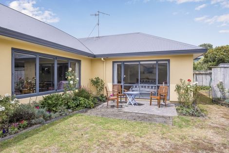 Photo of property in 38 Lorna Irene Drive, Raumati South, Paraparaumu, 5032