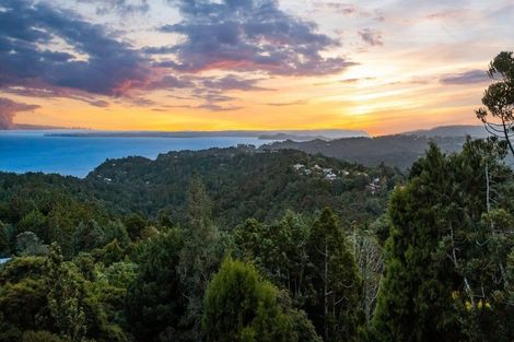 Photo of property in 10 Rangiwai Road, Titirangi, Auckland, 0604