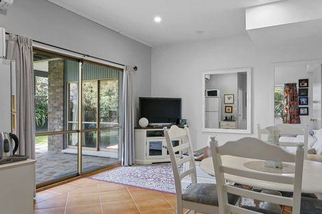 Photo of property in 744 Acacia Bay Road, Acacia Bay, Taupo, 3330