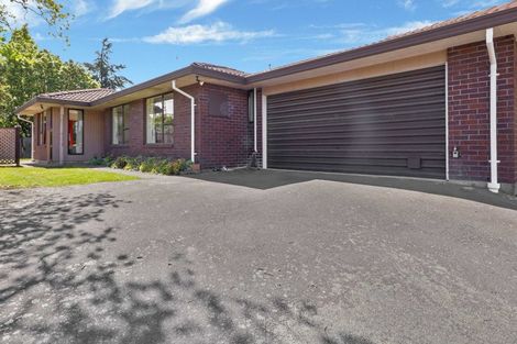 Photo of property in 8 Algie Place, Avonhead, Christchurch, 8042