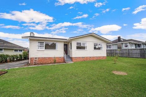 Photo of property in 51 Fairclough Road, Beach Haven, Auckland, 0626