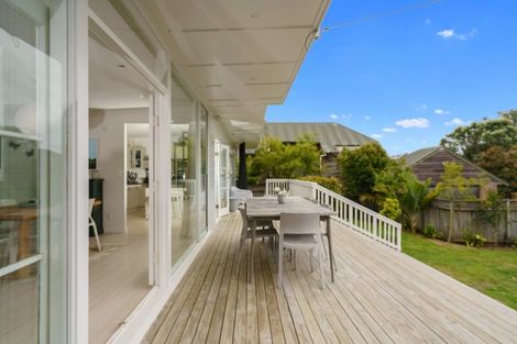 Photo of property in 9 Wendell Place, Greenlane, Auckland, 1061