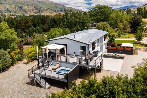 Photo of property in 289 Riverbank Road, Wanaka, 9382