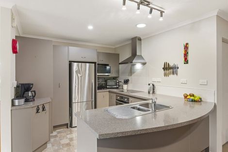 Photo of property in 63 Weraroa Road, Levin, 5510