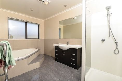 Photo of property in 158 Saint James Drive, Huntington, Hamilton, 3210