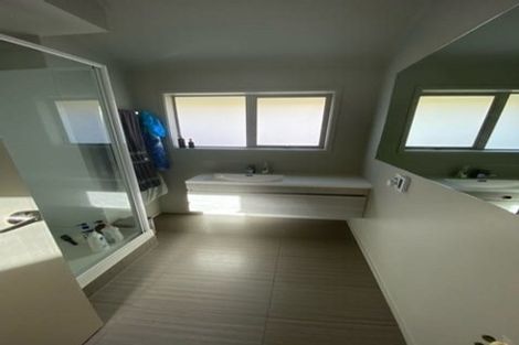 Photo of property in 4a Bemrose Place, Cockle Bay, Auckland, 2014