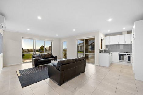 Photo of property in 74e Solway Road, Whitford, 2576