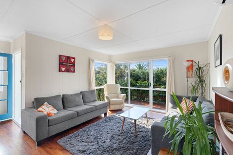 Photo of property in 24 Te Miti Street, Paekakariki, 5034