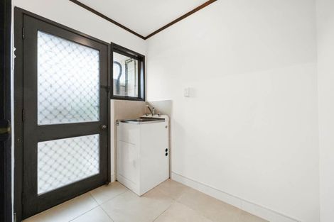 Photo of property in 64b Sunderlands Road, Half Moon Bay, Auckland, 2012