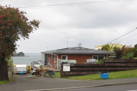 Photo of property in 1017 Whangaparaoa Road, Tindalls Beach, Whangaparaoa, 0930