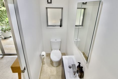 Photo of property in Habitat Apartments, 12/31 Byron Avenue, Takapuna, Auckland, 0622