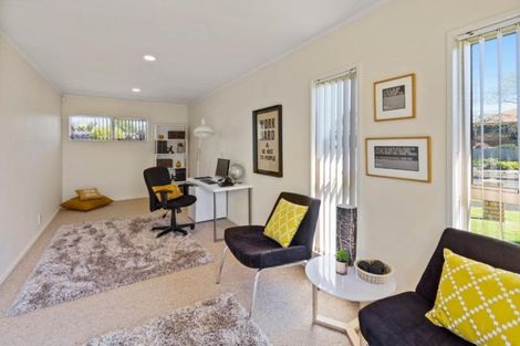 Photo of property in 88 Rushgreen Avenue, Pahurehure, Papakura, 2113