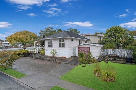 Photo of property in 55 Larne Avenue, Pakuranga Heights, Auckland, 2010