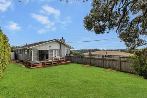 Photo of property in 1/16 Stanley Road, Glenfield, Auckland, 0629
