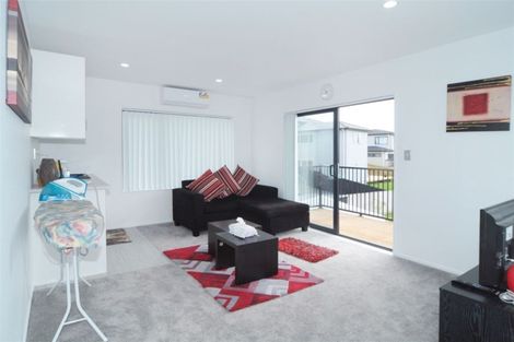 Photo of property in 14 San Casello Rise, Henderson, Auckland, 0612