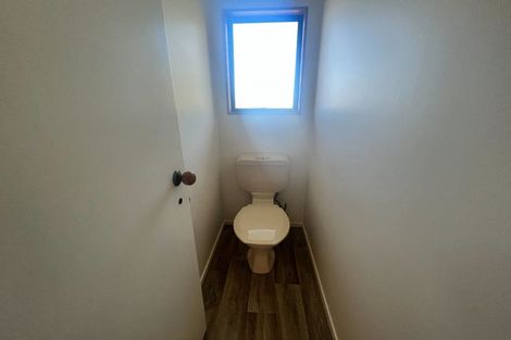 Photo of property in 2/21 Witheford Drive, Bayview, Auckland, 0629