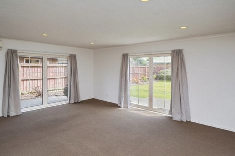 Photo of property in 35 Beauford Place, Parklands, Christchurch, 8083