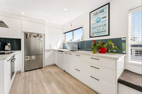 Photo of property in 52b Bay Street, Red Beach, 0932