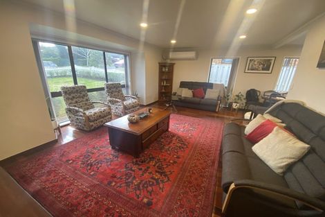 Photo of property in 7 Mark Edward Drive, Half Moon Bay, Auckland, 2012