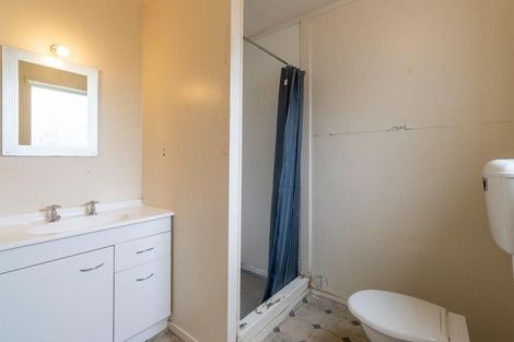 Photo of property in 17b Colchester Crescent, Newlands, Wellington, 6037