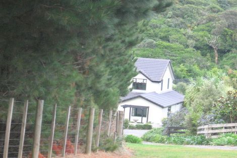 Photo of property in 71 Woodburn Drive, Takapu Valley, Wellington, 5028