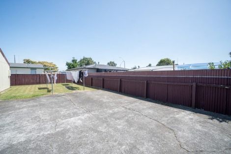 Photo of property in 2-4 Westmere Place, Takaro, Palmerston North, 4412