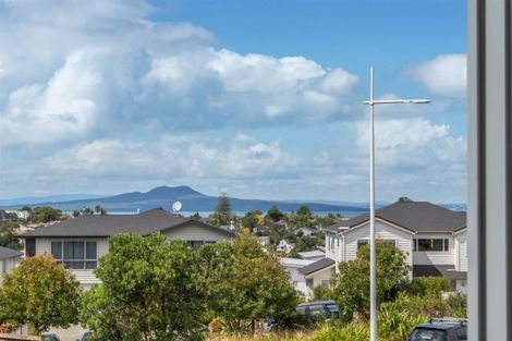 Photo of property in 82 Caldera Drive, Long Bay, Auckland, 0630
