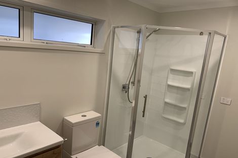 Photo of property in 24 Rewarewa Road, Te Atatu Peninsula, Auckland, 0610