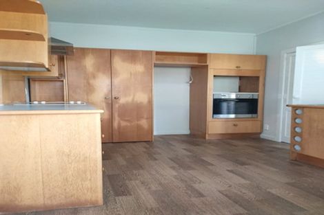 Photo of property in 42 Archibald Road, Kelston, Auckland, 0602