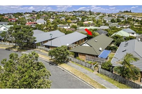 Photo of property in 3/12-20 Northcross Drive, Oteha, Auckland, 0632