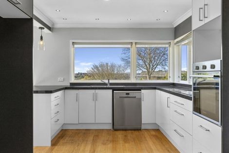 Photo of property in 18 Scenic Heights, Acacia Bay, Taupo, 3330