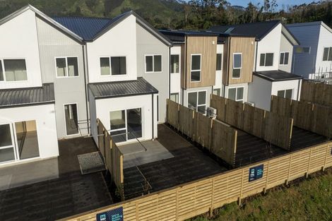 Photo of property in 2 Tarapuka Road, Kenepuru, Porirua, 5022