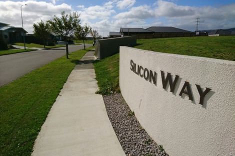 Photo of property in 35 Silicon Way, Fitzherbert, Palmerston North, 4410