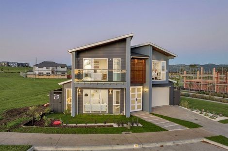 Photo of property in 15 Catalina Avenue, Rosehill, Papakura, 2113