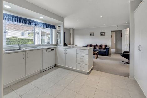 Photo of property in 18 Simmental Crescent, Somerville, Auckland, 2014
