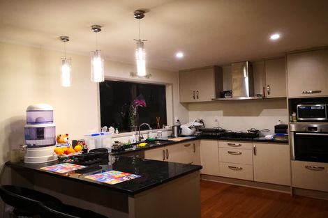 Photo of property in 15 Kingsclere Place, Goodwood Heights, Auckland, 2105
