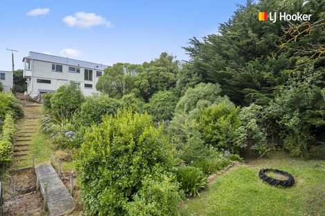 Photo of property in 122 Larnach Road, Vauxhall, Dunedin, 9013
