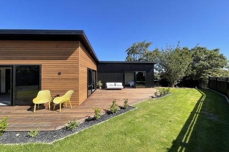 Photo of property in 16 Whitestone Crescent, Weston, Oamaru, 9401