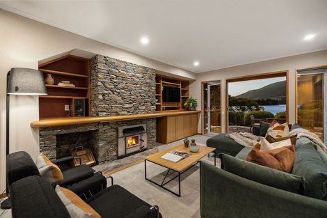 Photo of property in 45 Bay View Road, Kelvin Heights, Queenstown, 9300