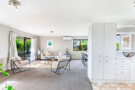Photo of property in 2/91a Beach Road, Te Atatu Peninsula, Auckland, 0610