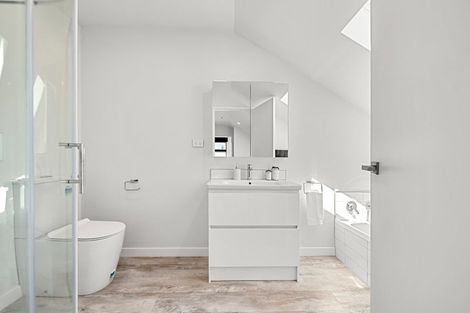 Photo of property in 90a Cambridge Terrace, Waterloo, Lower Hutt, 5011