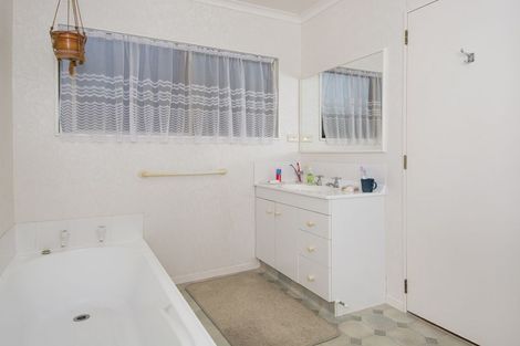 Photo of property in 1416b Cameron Road, Greerton, Tauranga, 3112