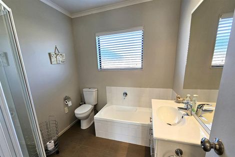 Photo of property in 125 Kelly Jade Avenue, Matarangi, Whitianga, 3592