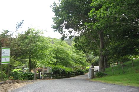 Photo of property in 100 Chamberlain Road, Bombay, 2675